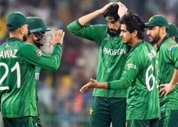 क्यों उस्मान तारिक को डर-डरकर गेंद थमाई? भारत से हार के बाद पाकिस्तानी कोच ने दिया ये जवाब