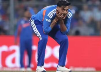 अक्षर पटेल को और क्या करना होगा? ऑलराउंडर को मिला ग्रेड सी कॉन्ट्रैक्ट तो BCCI पर बरसे आकाश चोपड़ा