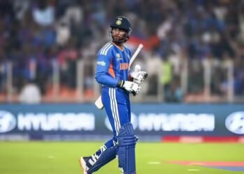 तिलक वर्मा पर आग बनकर बरसे भारतीय दिग्गज, इस हरकत के लिए खूब सुनाया, प्लेइंग 11 में होने पर भी उठाए सवाल