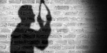 भोपाल में मायके से नहीं लौट रही थी पत्नी, पति ने दुकान में फांसी लगाकर दी जान