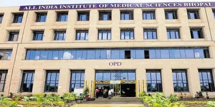 एम्स भोपाल में शुरू होने जा रहा है IVF सेंटर, ट्रीटमेंट का मिनिमम खर्च 50 हजार रुपये