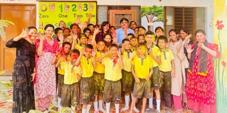 अर्पण पब्लिक स्कूल में मनाई गई हर्बल होली