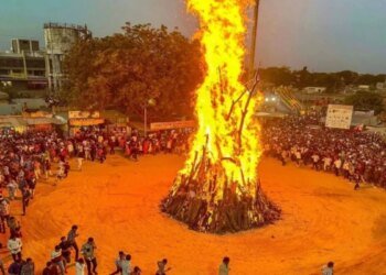 भोपाल में परंपरा और पर्यावरण का अनूठा मेल, 2000 से अधिक स्थानों पर गोकाष्ठ से हुआ होलिका दहन