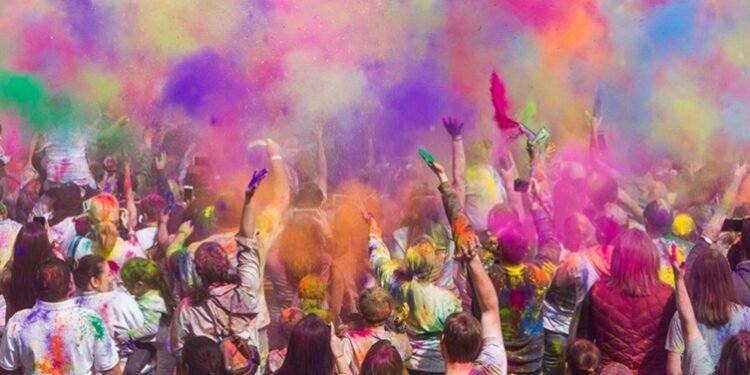 होली पर सख्त निगरानी: जबरन रंग डालने पर होगी FIR, 3000 जवान तैनात