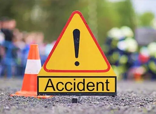 भोपाल में कार-ट्रैक्टर ट्रॉली भिड़ंत, 3 युवकों की मौत:जिला पंचायत सचिव के बेटे और भतीजे की भी मौत