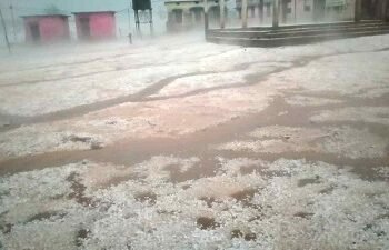 छत्तीसगढ़ में बदला मौसम, बारिश-ओलावृष्टि से फसलों को नुकसान; बिजली गिरने से युवक झुलसा