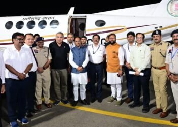 बिलासा देवी केवट एयरपोर्ट से रात्रि उड़ान सेवा का शुभारंभ: मुख्यमंत्री श्री विष्णुदेव साय ने भरी पहली नाइट फ्लाइट