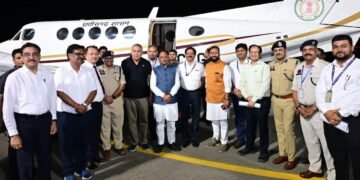 बिलासा देवी केवट एयरपोर्ट से रात्रि उड़ान सेवा का शुभारंभ: मुख्यमंत्री श्री विष्णुदेव साय ने भरी पहली नाइट फ्लाइट