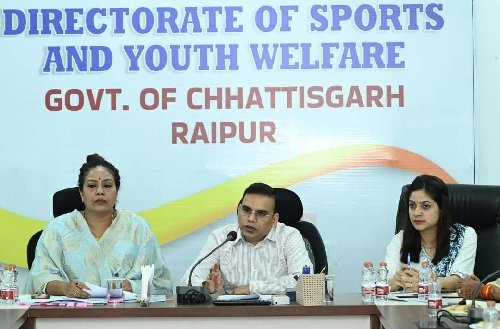 अंतरराष्ट्रीय मानकों के अनुरूप तैयार करें सभी खेल स्थलों को : यशवंत कुमार