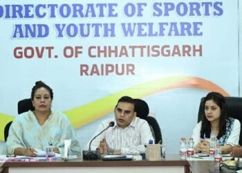 अंतरराष्ट्रीय मानकों के अनुरूप तैयार करें सभी खेल स्थलों को : यशवंत कुमार