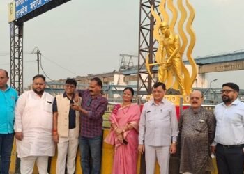 उद्योेग मंत्री ने कोलमैन की प्रतिमा का किया अनावरण