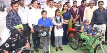 स्कूल शिक्षा मंत्री ने किया सहायक उपकरण वितरण, 296 दिव्यांगजनों को मिला लाभ