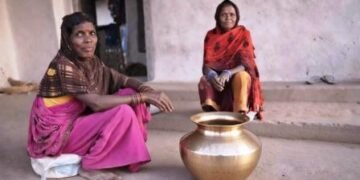 संबल बनी महतारी वंदन योजना : पवड़िया को मिला सहारा, बॉबी बाई ने खरीदे घर के जरूरी सामान