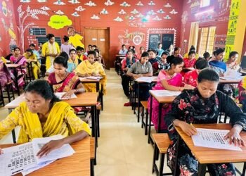 कल तक हथियार, आज शिक्षा का अधिकार-सुकमा जिले में बदलाव की कहानी