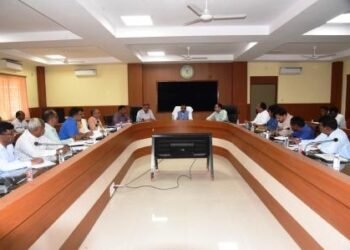 जनगणना कार्य महत्वपूर्ण गम्भीरता से शासन के नियमों के अंतर्गत कार्य करना सुनिश्चित करें : कलेक्टर वसंत