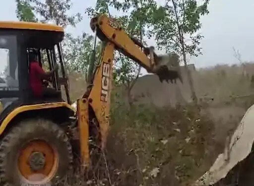 महामाया पहाड़ से OPS स्कूल का कब्जा हटाया गया