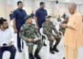 ‘निश्चिंत होकर देश सेवा कीजिए, आपके परिवार की जिम्‍मेदारी हमारी’, जनता दर्शन में फौजियों से बोले सीएम योगी