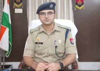 15 दिनों में 428 करोड़ की शराब जब्त; कौन हैं SP आदित्य लांघे, बिहार की शराबबंदी में निभा रहे बड़ी भूमिका