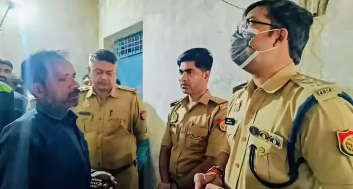 ‘अपनी मौत के जिम्मेदार हम होंगे’, लखनऊ में परिवार के 3 लोगों ने जहर खाया, मां-बेटे की मौत, पिता गंभीर