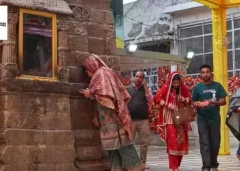 1990 में आतंकियों ने मचाई थी तबाही, तोड़ दी थीं मूर्तियां, 36 साल बाद रामनवमी पर खुला श्रीनगर का रघुनाथ मंदिर