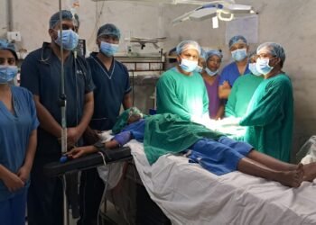 विशेषज्ञ चिकित्सकों की टीम ने 10 मरीजों का किया निःशुल्क ऑपरेशन