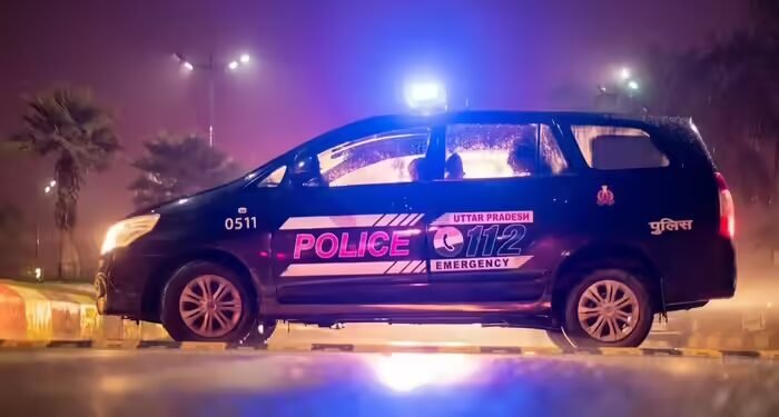 आगरा: 12 साल की छात्रा से ऑटो चालक ने की छेड़खानी, चलती गाड़ी से कूदकर लड़की ने बचाई आबरू