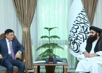 पाकिस्तान-अफगानिस्तान की लड़ाई रोकने को कूदा चीन, काबुल पहुंचे जिनपिंग के दूत, क्या रुकेगी गोलीबारी?