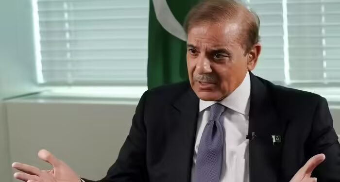 ईरान युद्ध से रुकी तेल की सप्लाई तो कराह उठा पाकिस्तान, देशभर में हंगामे से टेंशन में शहबाज, ला रहे बचत प्लान