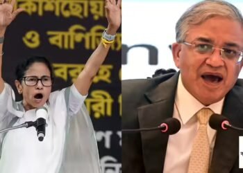 बंगाल में रातोंरात आईपीएस-आईएएस अफसरों के ट्रांसफर पर घमासान, भड़कीं ममता बनर्जी का चुनाव आयोग को खत