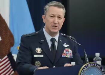 ‘ईरान से जंग में अमेरिका को हो सकता है नुकसान’, US टॉप जनरल ने पहली बार ऑपरेशन को माना मुश्किल