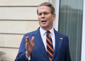 ‘होर्मुज स्ट्रेट पर अमेरिका करेगा कंट्रोल’, ट्रंप की धमकी के बाद अमेरिकी ट्रेजरी सेक्रेटरी ने दिया बयान