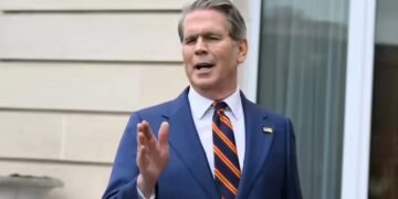 ‘होर्मुज स्ट्रेट पर अमेरिका करेगा कंट्रोल’, ट्रंप की धमकी के बाद अमेरिकी ट्रेजरी सेक्रेटरी ने दिया बयान