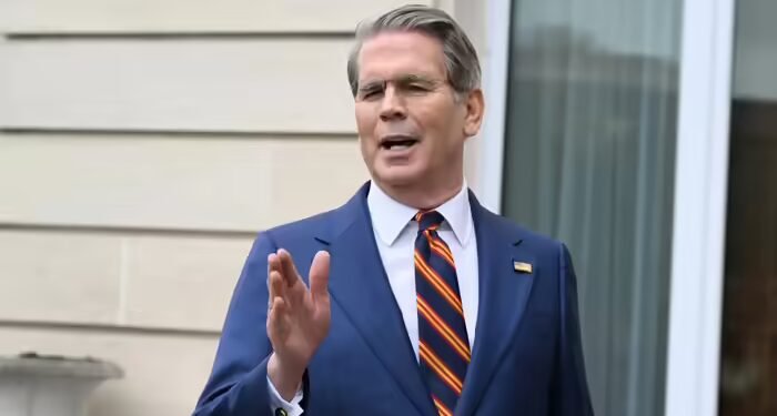 ‘होर्मुज स्ट्रेट पर अमेरिका करेगा कंट्रोल’, ट्रंप की धमकी के बाद अमेरिकी ट्रेजरी सेक्रेटरी ने दिया बयान