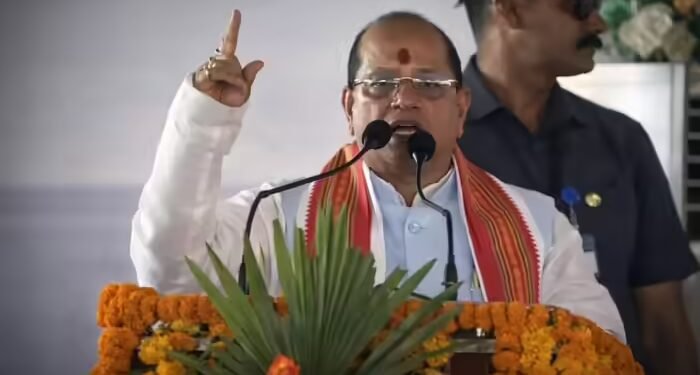 बिहार के उपमुख्यमंत्री विजय कुमार सिन्हा की सख्ती का असर, करीब 300 राजस्व सेवा अधिकारी काम पर लौटे