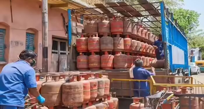 घरेलू रसोई गैस सिलेंडर के बढ़े दाम, 60 रुपये की बढ़ोतरी, ईरान युद्ध का इम्‍पैक्‍ट