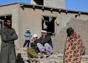 पाकिस्तान ने अफगानिस्तान में हवाई हमले किए:महिलाओं-बच्चे समेत 4 लोगों की मौत