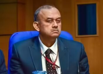 सरकार, RBI, HDFC Bank, शेयर मार्केट… अतनु चक्रवर्ती के इस्तीफे से क्यों मचा है कोहराम?