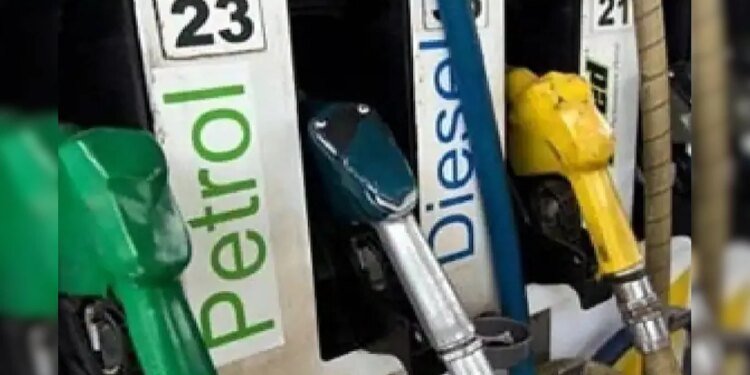 क्रूड संकट के बीच विदेशी ड्राइवरों को महंगा मिलेगा डीजल, किस देश ने की है यह व्यवस्था?