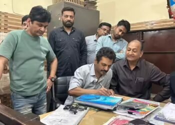 नवाजुद्दीन सिद्दीकी ने गांव में खरीदी 55 बीघा जमीन, 3 साल पहले 100 Cr की संपत्ति पर भाई ने किया था केस