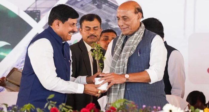 किसानों को दिखा बीज से बाजार का रास्ता, रक्षा मंत्री बोले- मध्य प्रदेश को आगे बढ़ा रहे सीएम मोहन यादव