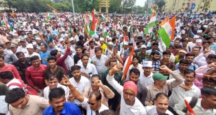 भोपाल में शिक्षकों का शक्ति प्रदर्शन, पात्रता परीक्षा के विरोध में उतरे 50 हजार कर्मचारी