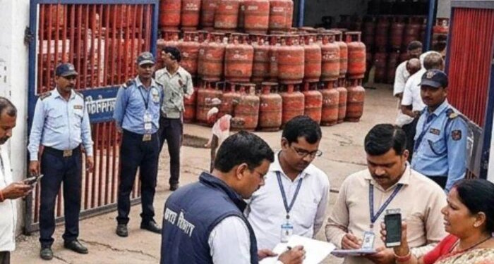 कस्टमर्स से धोखाधड़ी पर कड़ा एक्शन, भोपाल के कोलार में सिद्धार्थ इंडेन गैस एजेंसी सस्पेंड, अब रघु एजेंसी करेगी सप्लाई