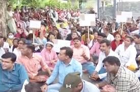 MP में 10 साल पूरे कर चुके संविदाकर्मी हो सकेंगे नियमित, हाई कोर्ट के फैसले से 5 लाख कर्मचारियों में खुशी की लहर