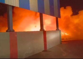 भोपाल में कचरा ट्रांसफर स्टेशन में लगी भीषण आग, काबू पाने में लग गए 10 घंटे; दहशत में रातभर सो नहीं पाए लोग