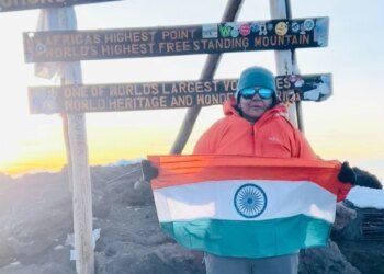 भोपाल की ‘सुपर वुमन’ सुनीता सिंह का कमाल, 56 साल की उम्र में माउंट किलिमंजारो की चोटी फतह कर रचा इतिहास