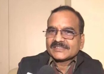 विवादित IAS संतोष वर्मा के निशाने पर अजाक्स का दूसरा धड़ा, कहा- मुकेश मौर्य फर्जी डॉक्यूमेंट्स से अध्यक्ष बने हैं