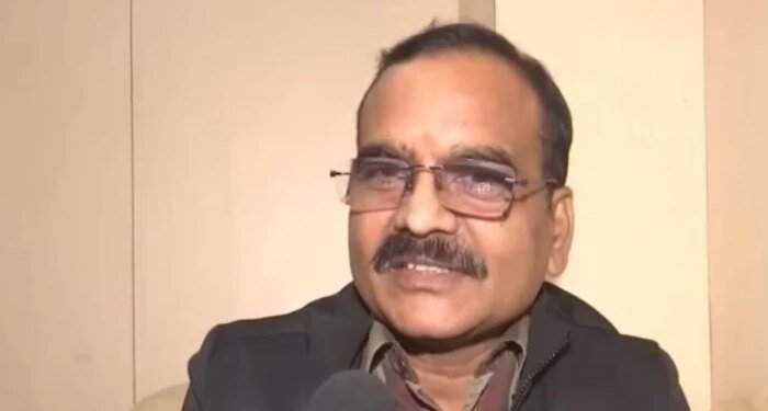 विवादित IAS संतोष वर्मा के निशाने पर अजाक्स का दूसरा धड़ा, कहा- मुकेश मौर्य फर्जी डॉक्यूमेंट्स से अध्यक्ष बने हैं