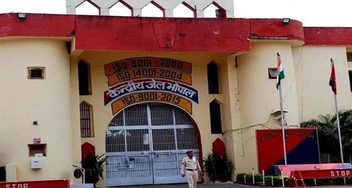 भोपाल सेंट्रल जेल में हड़कंप… गौशाला में काम करने वाले हत्या के दोषी ने लगाई फांसी