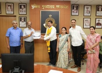 पुलिस मुख्यालय परिवार द्वारा नौसेवानिवृत्‍त कर्मचारियों को भावभीनी विदाई