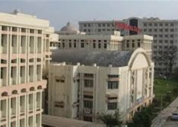भोपाल: GMC के डॉक्टरों का ‘पेन डाउन’ आंदोलन, सीधी भर्ती के विरोध में एक घंटे ठप रहा काम